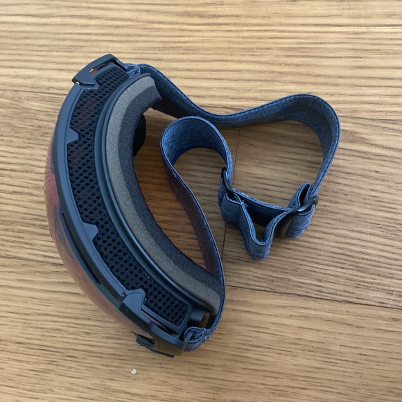 BOLLE ADULT SUPREME OTG SKI SNOWBORDING GOGGLE GREY & AZURE LENS - Picture 3 of 6